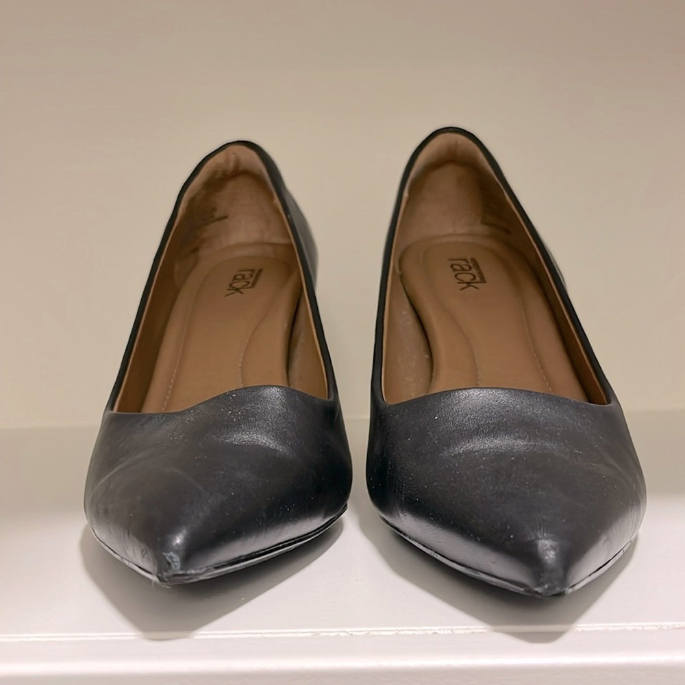 Black Pumps